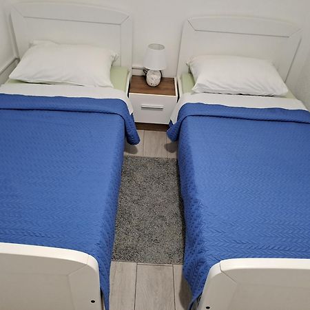 Guest House Neno Ogulin Eksteriør billede
