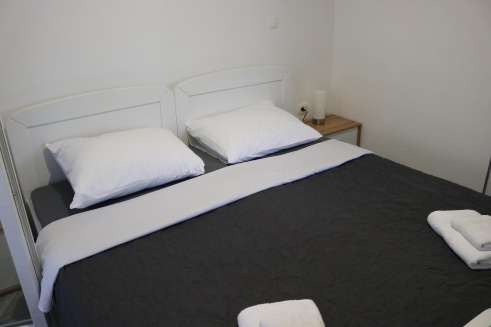 Guest House Neno Ogulin Eksteriør billede